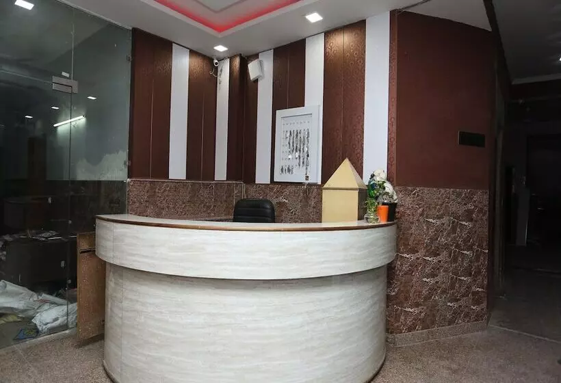 ホテル Chirag House By Oyo Rooms