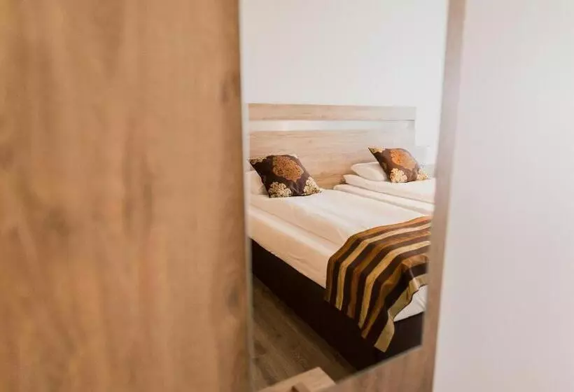 هتل Duus By Keflavik Airport