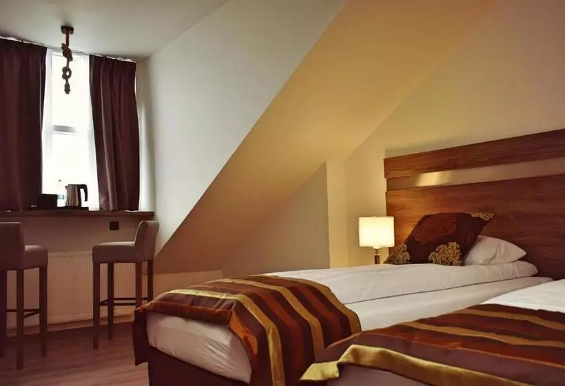 هتل Duus By Keflavik Airport