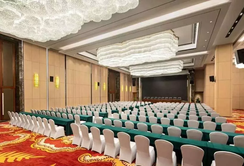 ホテル Ramada Wyndham Zhengzhou Xinzheng