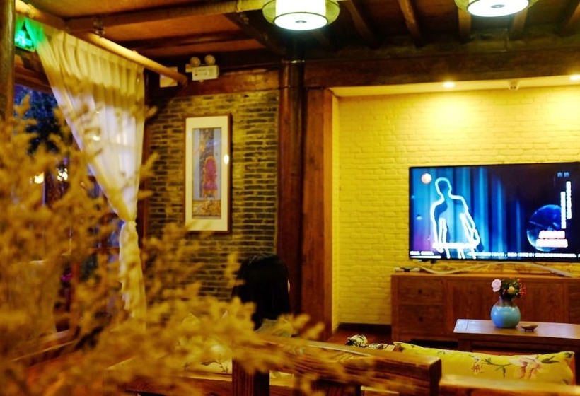 Fogadó Floral Lijiang Mufu Qixi