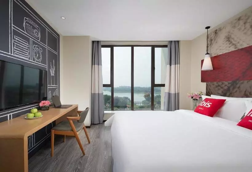 Hotelli Ibis E Meishan Railway Station