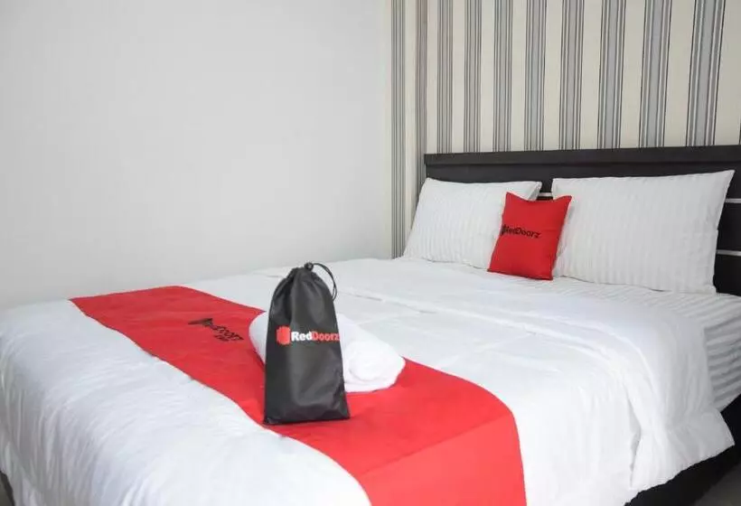 ホテル Reddoorz Near Uin Sumatera Utara