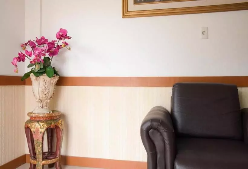 ホテル Reddoorz Near Uin Sumatera Utara