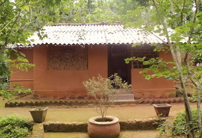 Hotelli Salaams Raama Heritage Eco Village