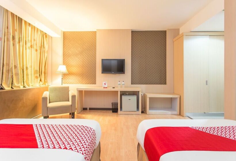 בית מלון כפרי Sejati By Oyo Rooms