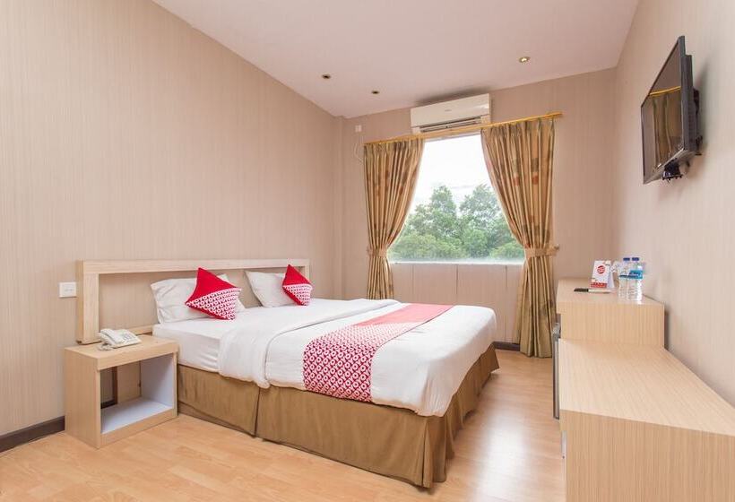 בית מלון כפרי Sejati By Oyo Rooms