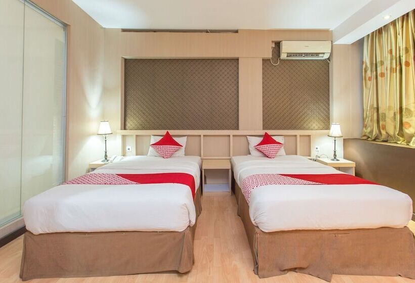 בית מלון כפרי Sejati By Oyo Rooms