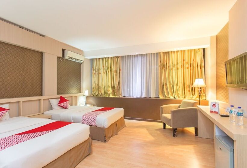 בית מלון כפרי Sejati By Oyo Rooms