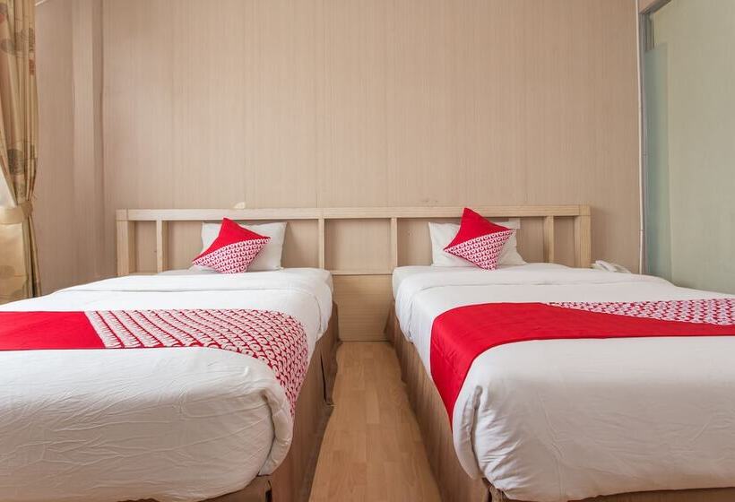 בית מלון כפרי Sejati By Oyo Rooms