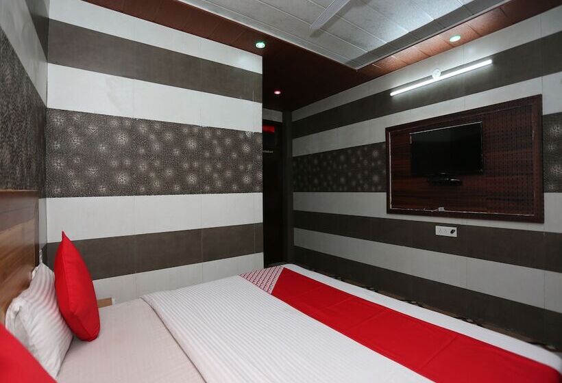 ホテル Star By Oyo Rooms