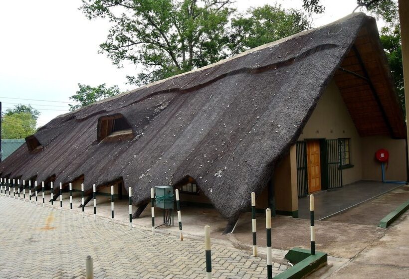 هتل Tamarind Holiday And Conference Resort