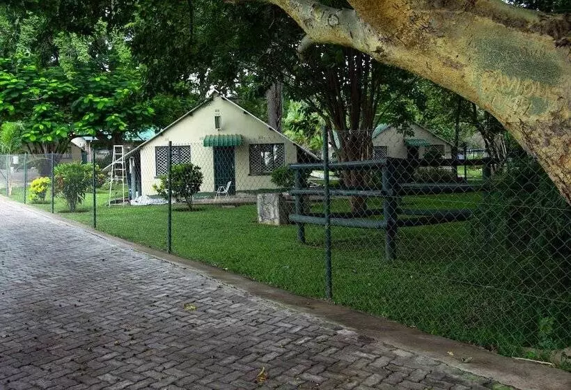 هتل Tamarind Holiday And Conference Resort