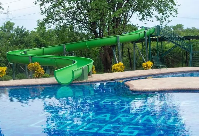 هتل Tamarind Holiday And Conference Resort