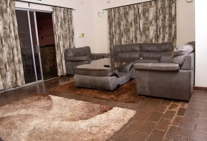 هتل Tamarind Holiday And Conference Resort