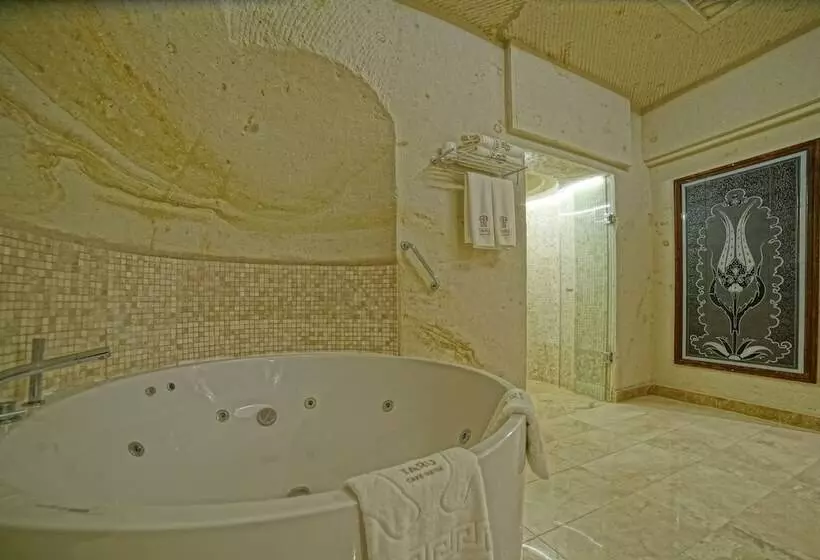هتل Taru Cave Suites