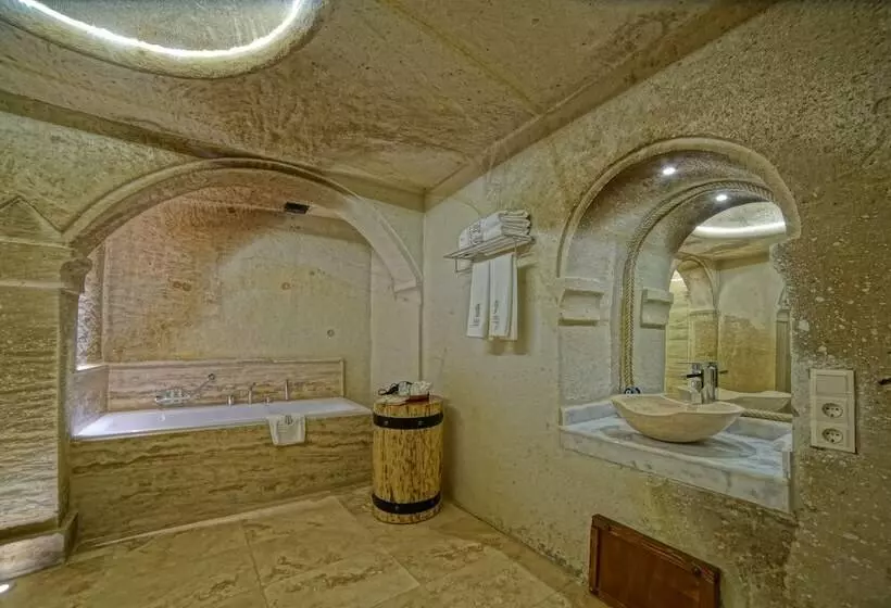 هتل Taru Cave Suites