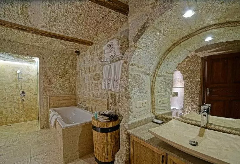 هتل Taru Cave Suites