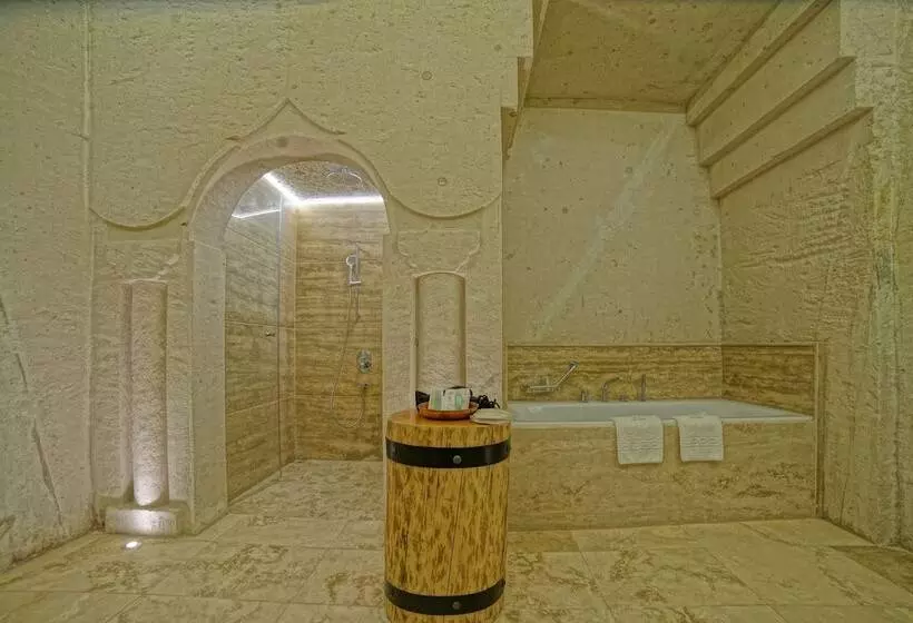 هتل Taru Cave Suites
