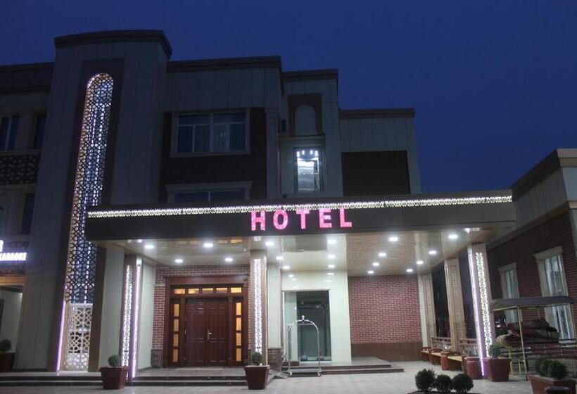 בית מלון כפרי Turon Plaza