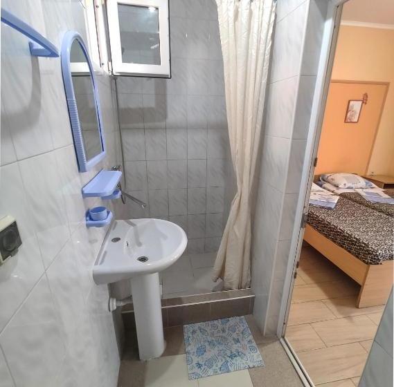 Pension (Hôtel basse catégorie) Like Home