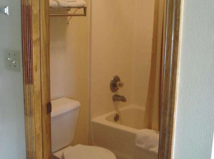 Western Motel Camilla