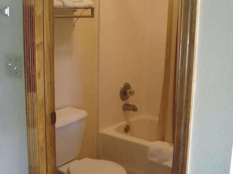 Western Motel   Camilla