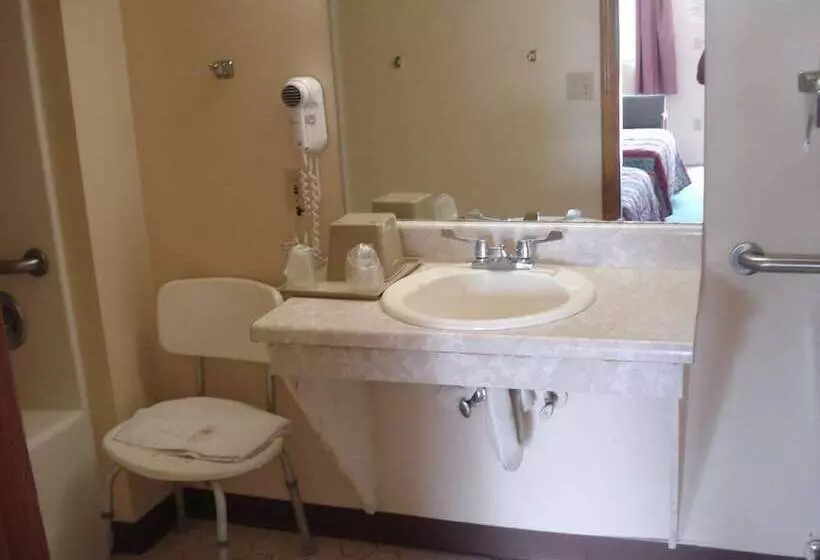 Western Motel   Camilla