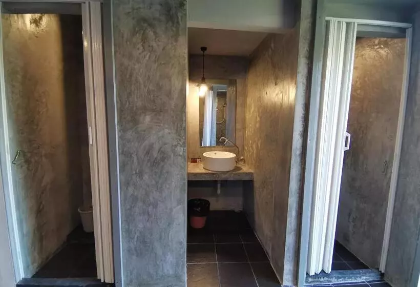 هاستل 8 Sleeper Street Guesthouse
