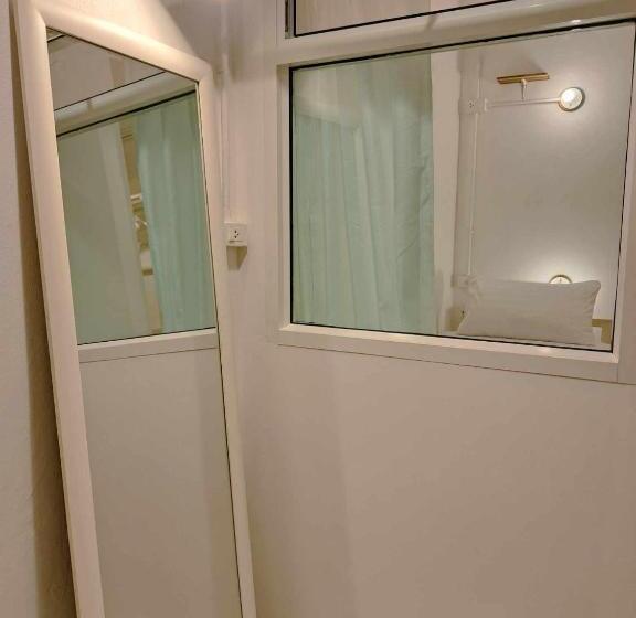 هاستل 8 Sleeper Street Guesthouse