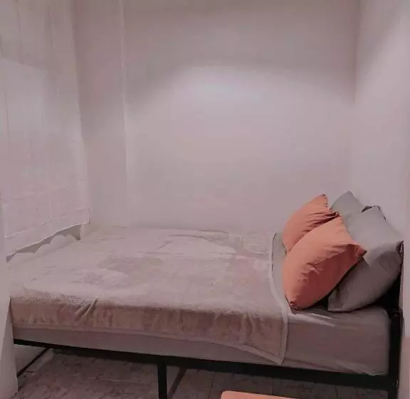 هاستل 8 Sleeper Street Guesthouse