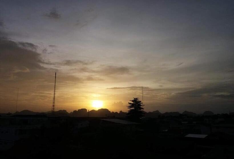 هاستل 8 Sleeper Street Guesthouse