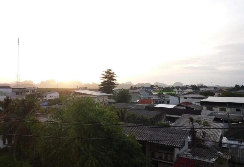 هاستل 8 Sleeper Street Guesthouse