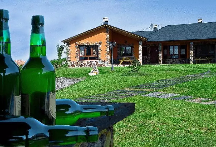 Apartamentos Rurales El Fresnu