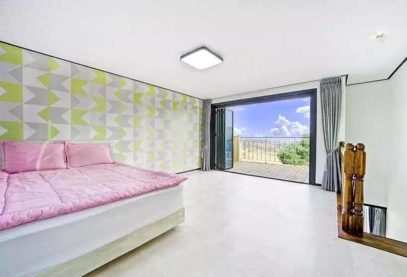 Gyeongju Hyu Plus Pension