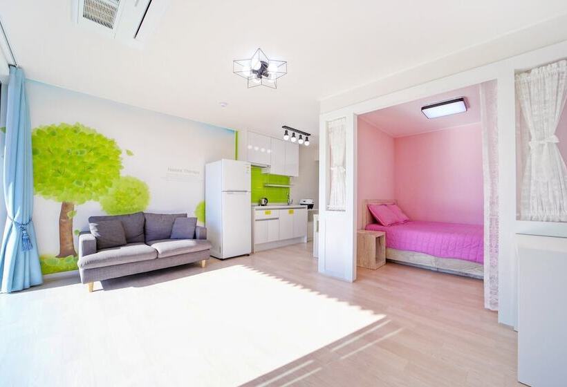 Gyeongju Hyu Plus Pension