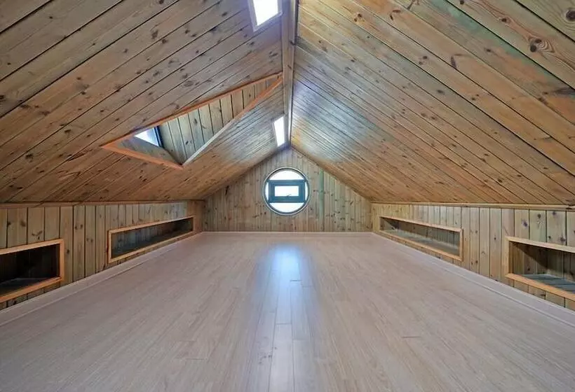 Gyeongju Hyu Plus Pension