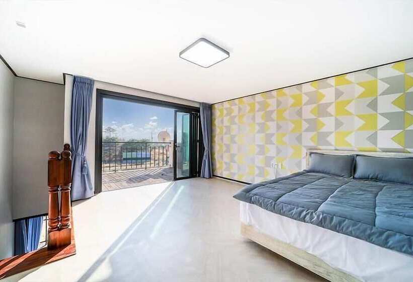 Gyeongju Hyu Plus Pension