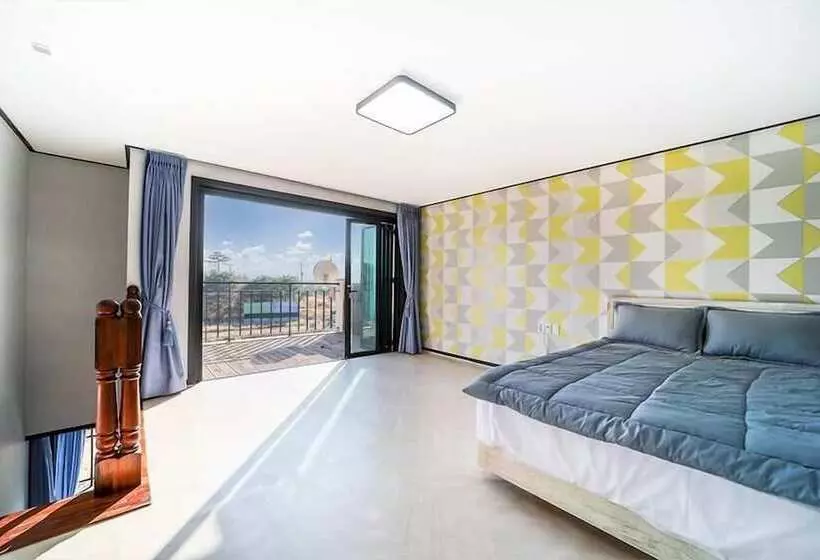 Gyeongju Hyu Plus Pension