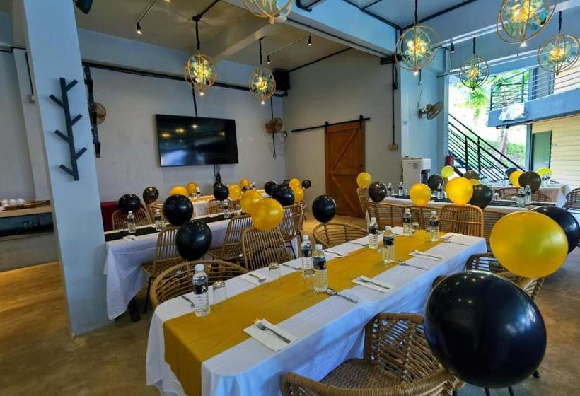 هتل A Rock Resort Langkawi Coral Reefs