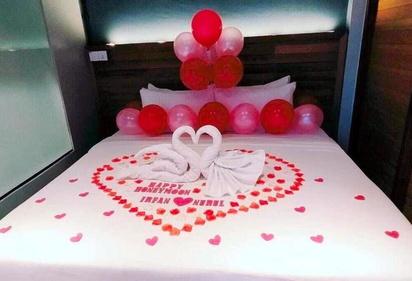 هتل A Rock Resort Langkawi Coral Reefs