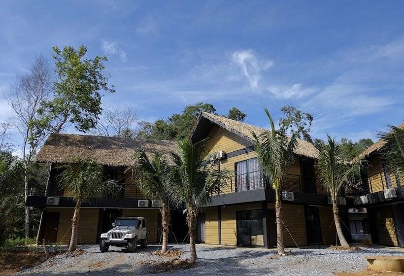 هتل A Rock Resort Langkawi Coral Reefs