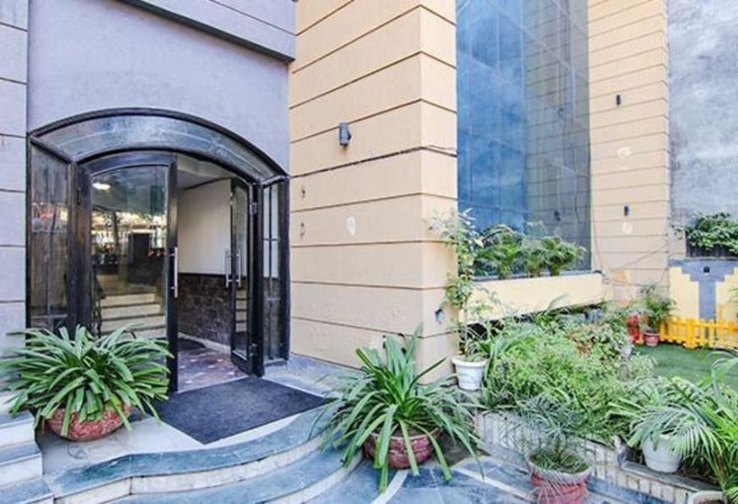 Fabhotel Singh Suite