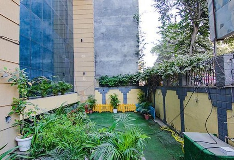 Fabhotel Singh Suite