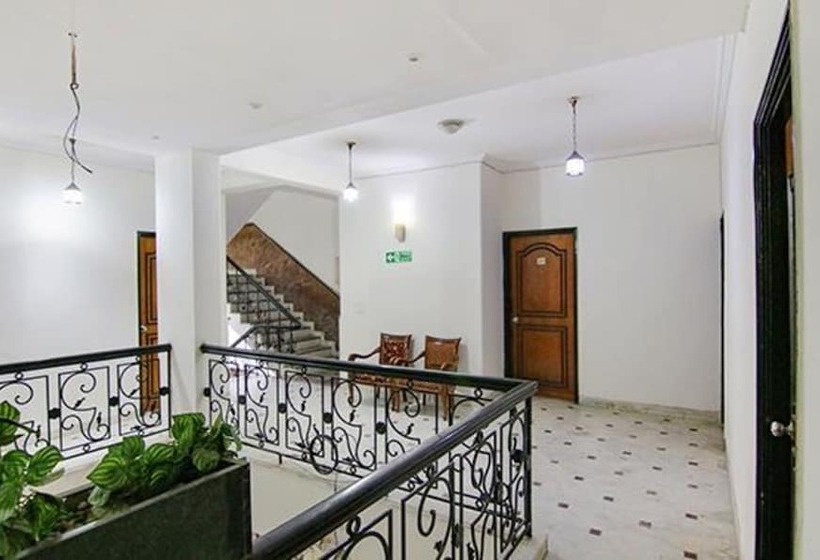 Fabhotel Singh Suite