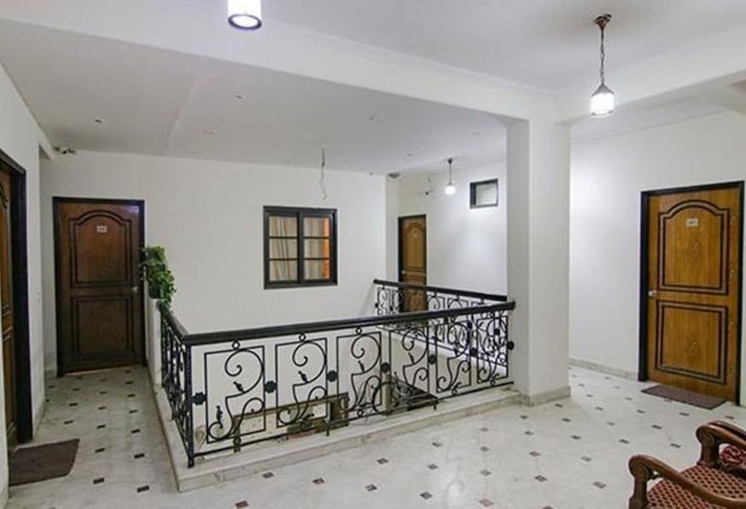 Fabhotel Singh Suite