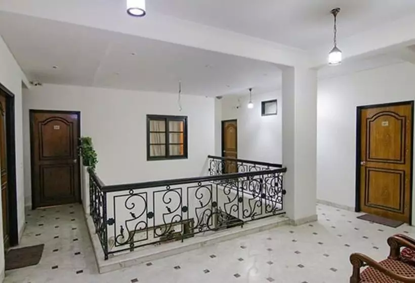 Fabhotel Singh Suite