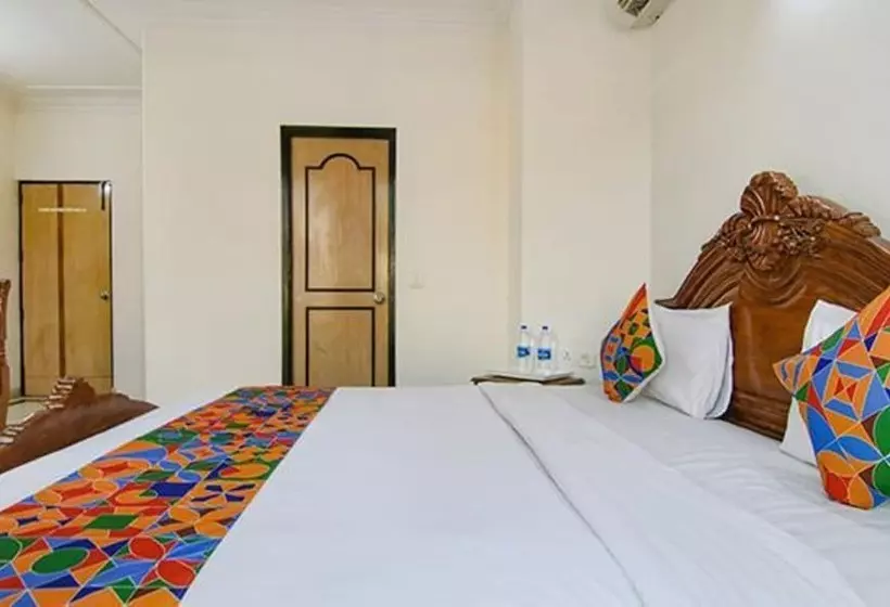Fabhotel Singh Suite