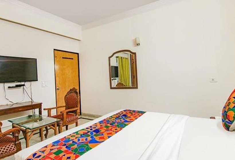 Fabhotel Singh Suite