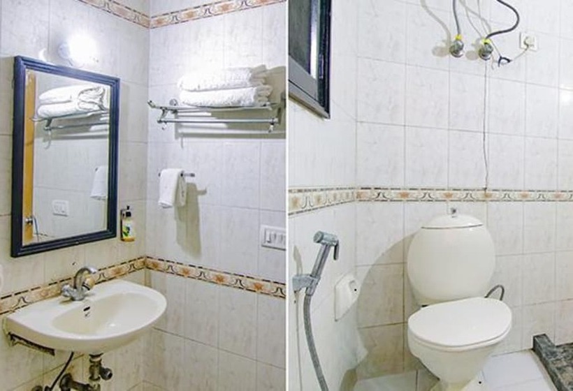 Fabhotel Singh Suite